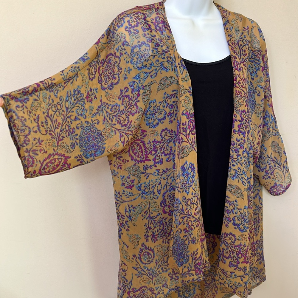LuLa Roe Sheer Cardigan - Picture 2 of 4